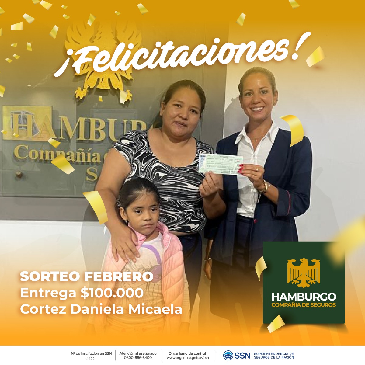 Entrega de premio en efectivo en Casa Central!
